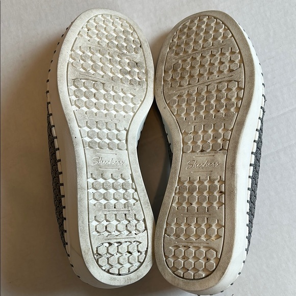 Stylish Gray Slip-On Shoes - Picture 8 of 10